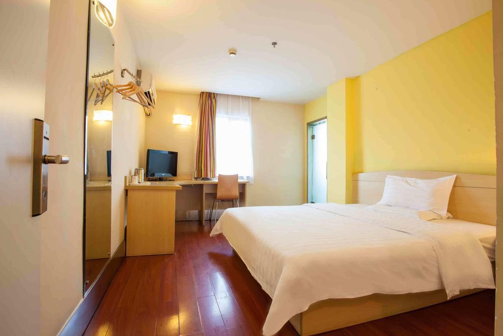 7Days Inn Chongqing Nanping Pedestrian Street Rum bild