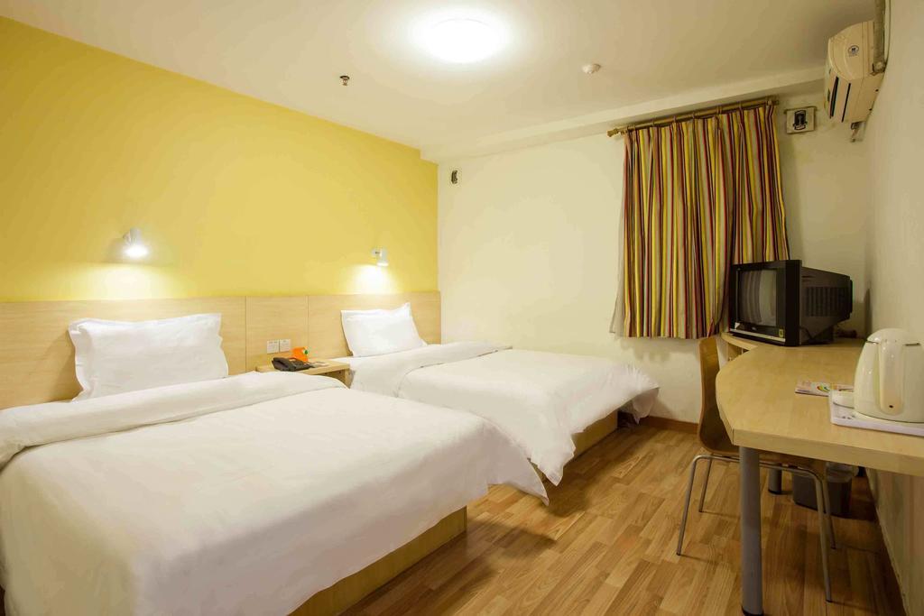 7Days Inn Chongqing Nanping Pedestrian Street Rum bild