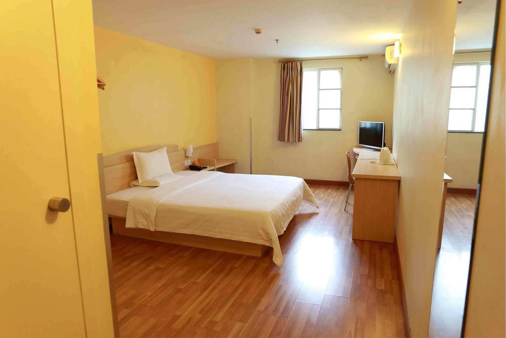 7Days Inn Chongqing Nanping Pedestrian Street Rum bild