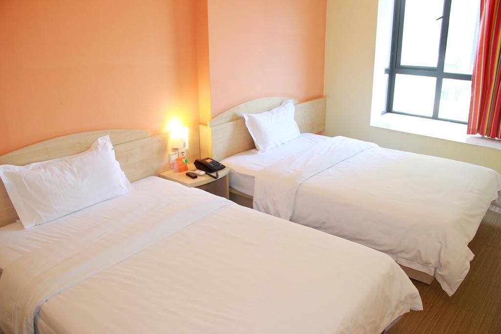7Days Inn Chongqing Nanping Pedestrian Street Exteriör bild